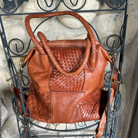 Patricia Nash Crossbody purse. - Picture 5 of 10